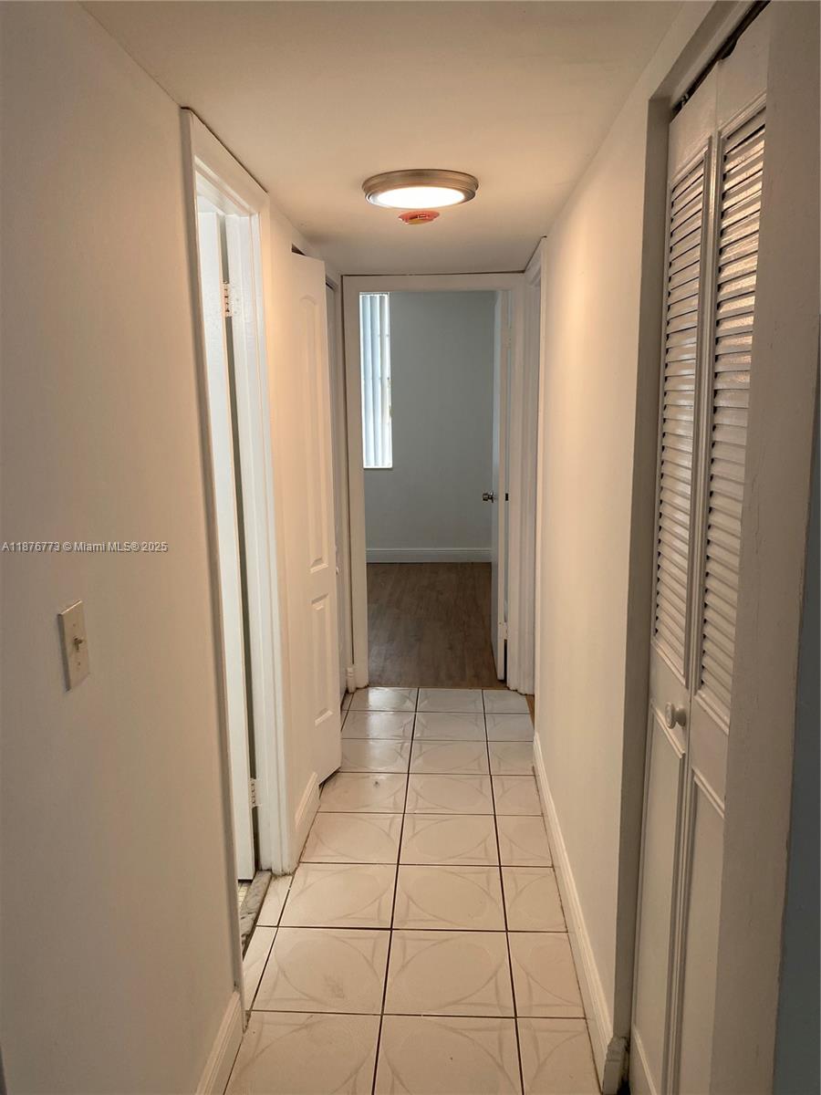 486 NW 165th St Rd B-202