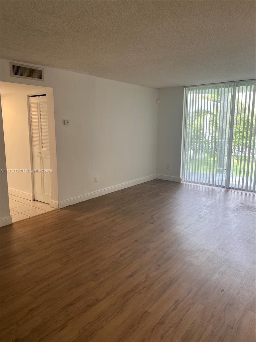 486 NW 165th St Rd B-202