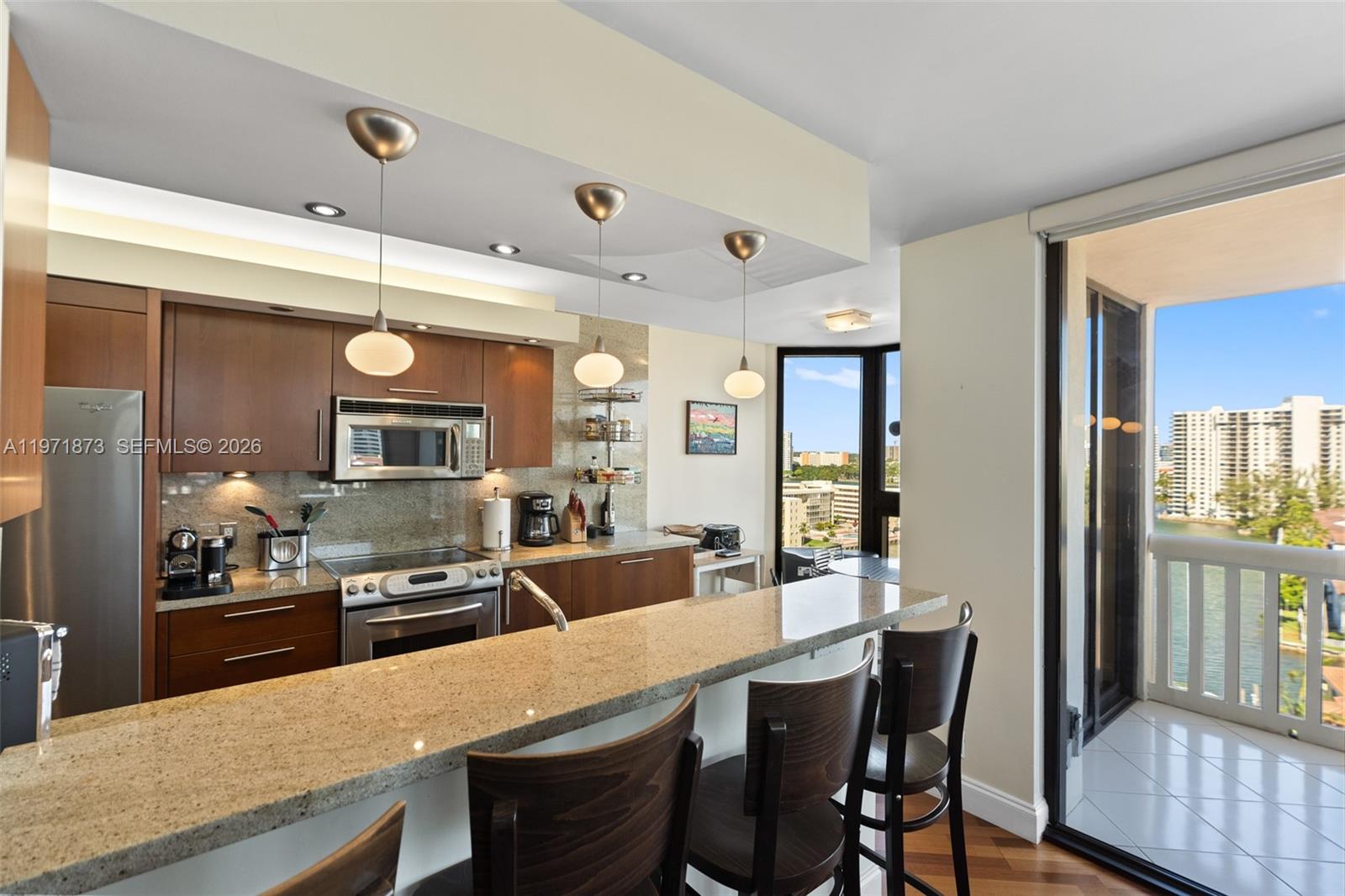 1000 W Island Blvd 1209