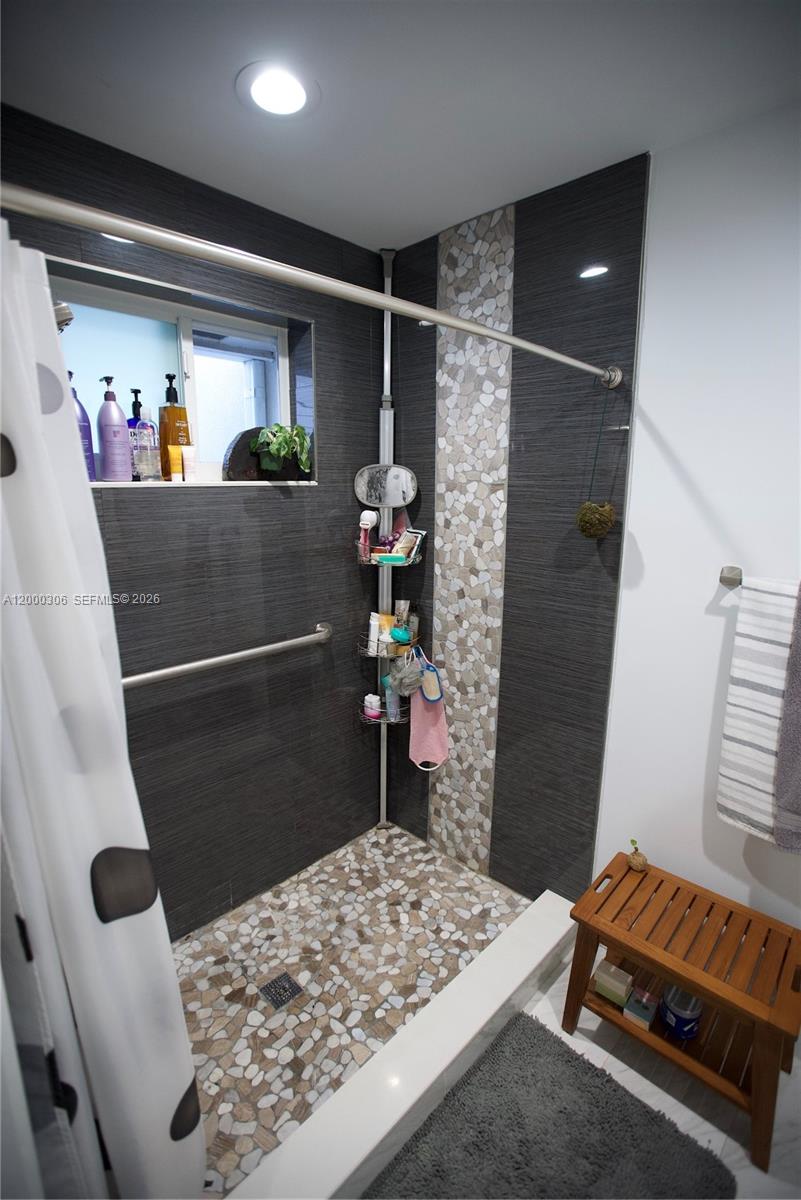 DORAL CHASE 1ST ADDN AMEN - Residential Lease