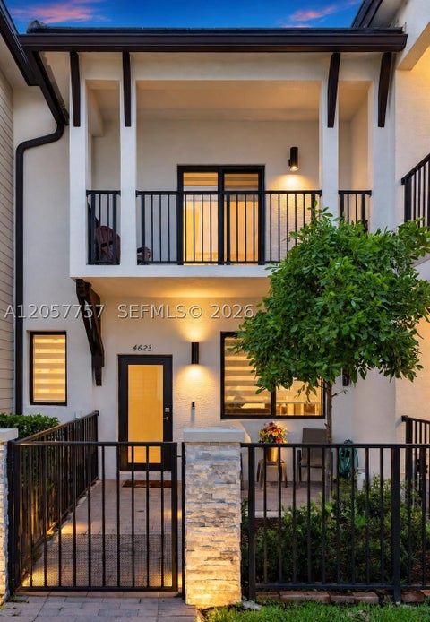 Photo of 4623 NW 83rd Pkwy, Doral, FL 33166 (MLS # A12057757)