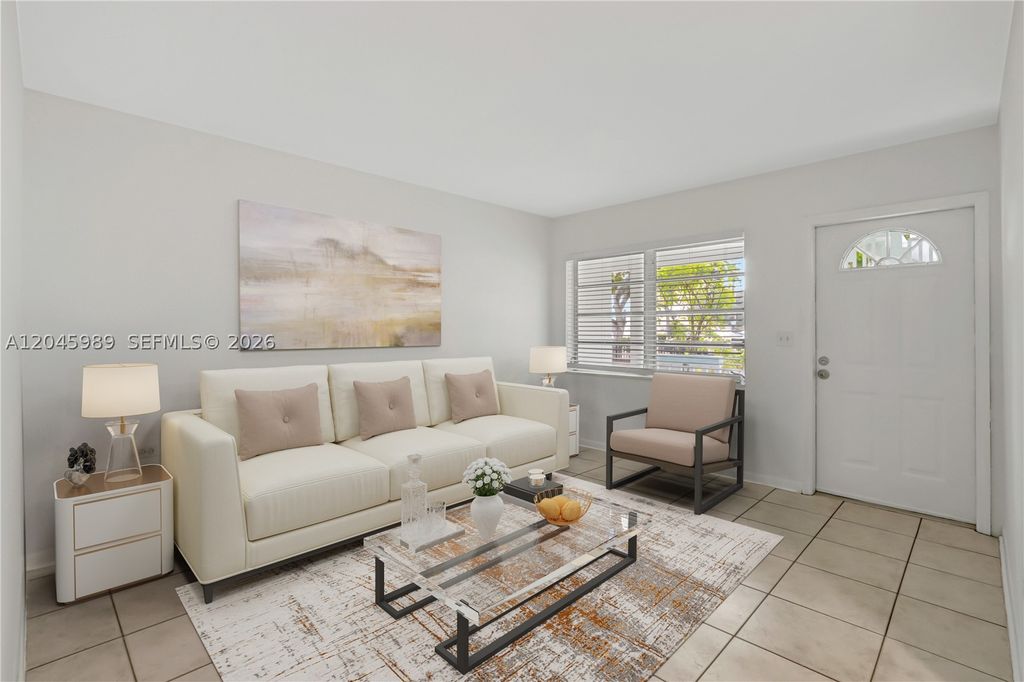 Photo of 202 N K St #7, Lake Worth, FL 33460 (MLS # A12045989)