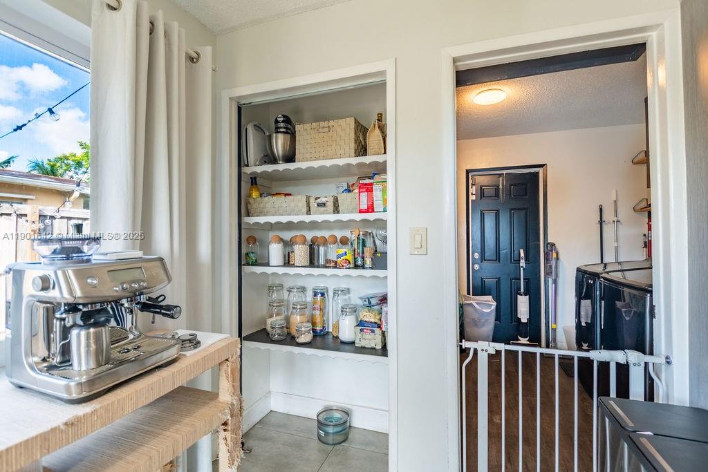 LAUDERDALE LAKES NORTH GA - Residential