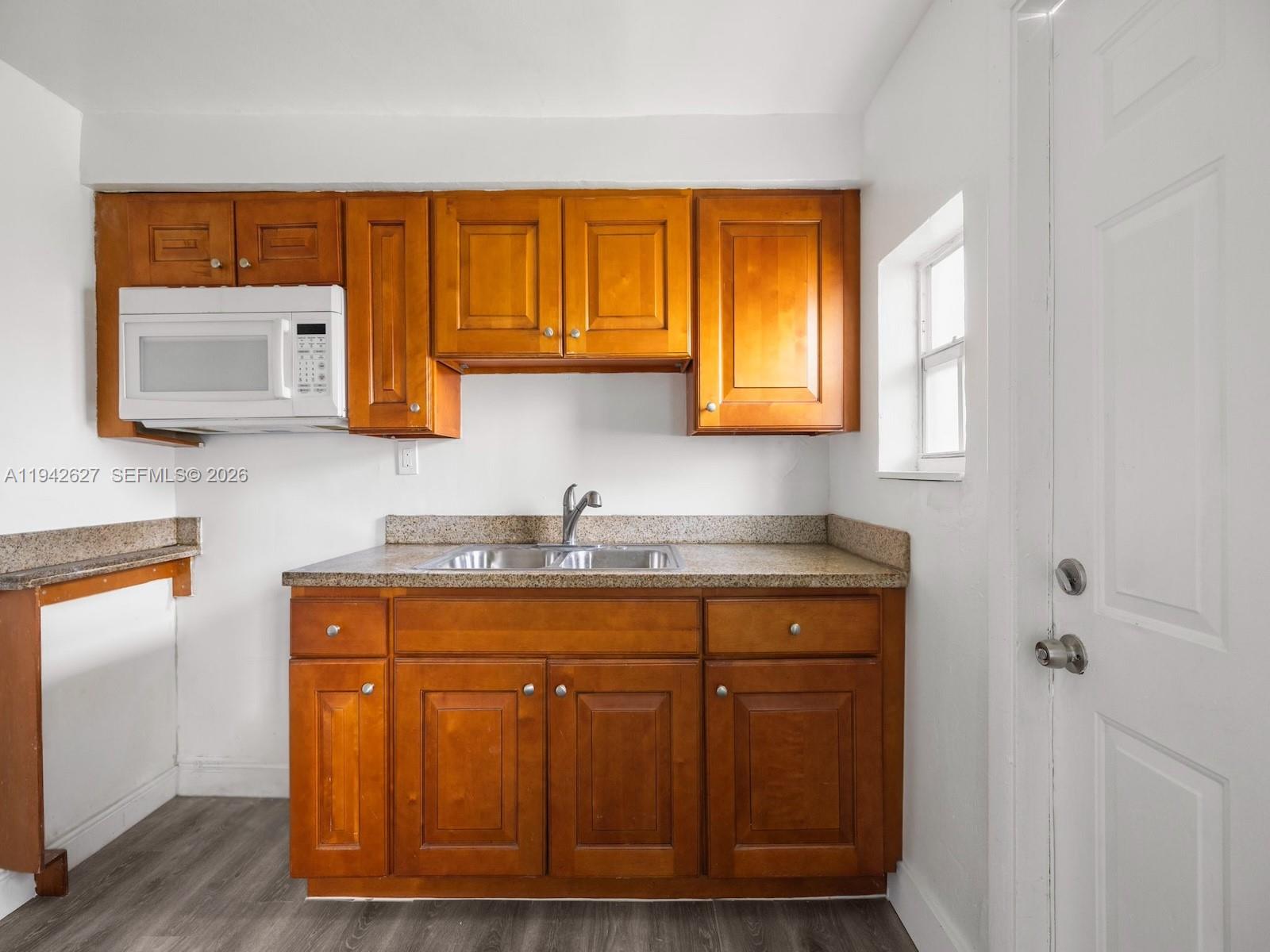 CARVER RANCHES - Residential Income