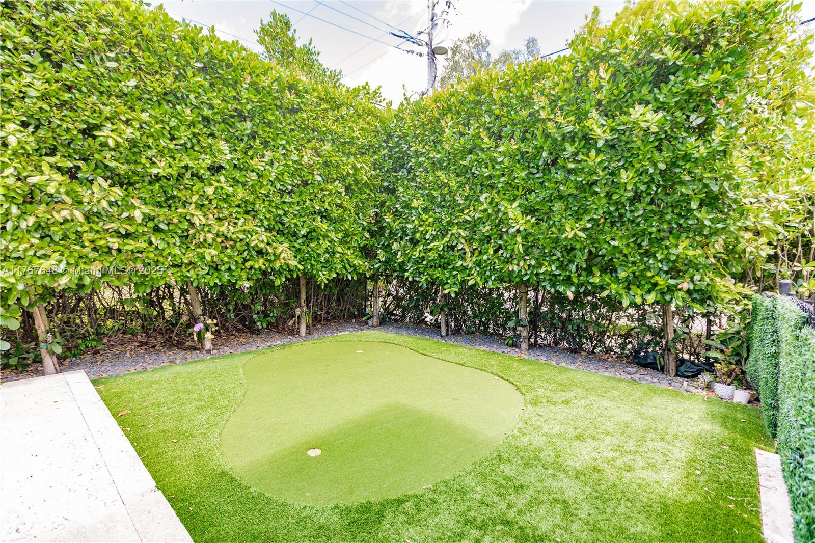 BEVERLY GARDENS - Residential