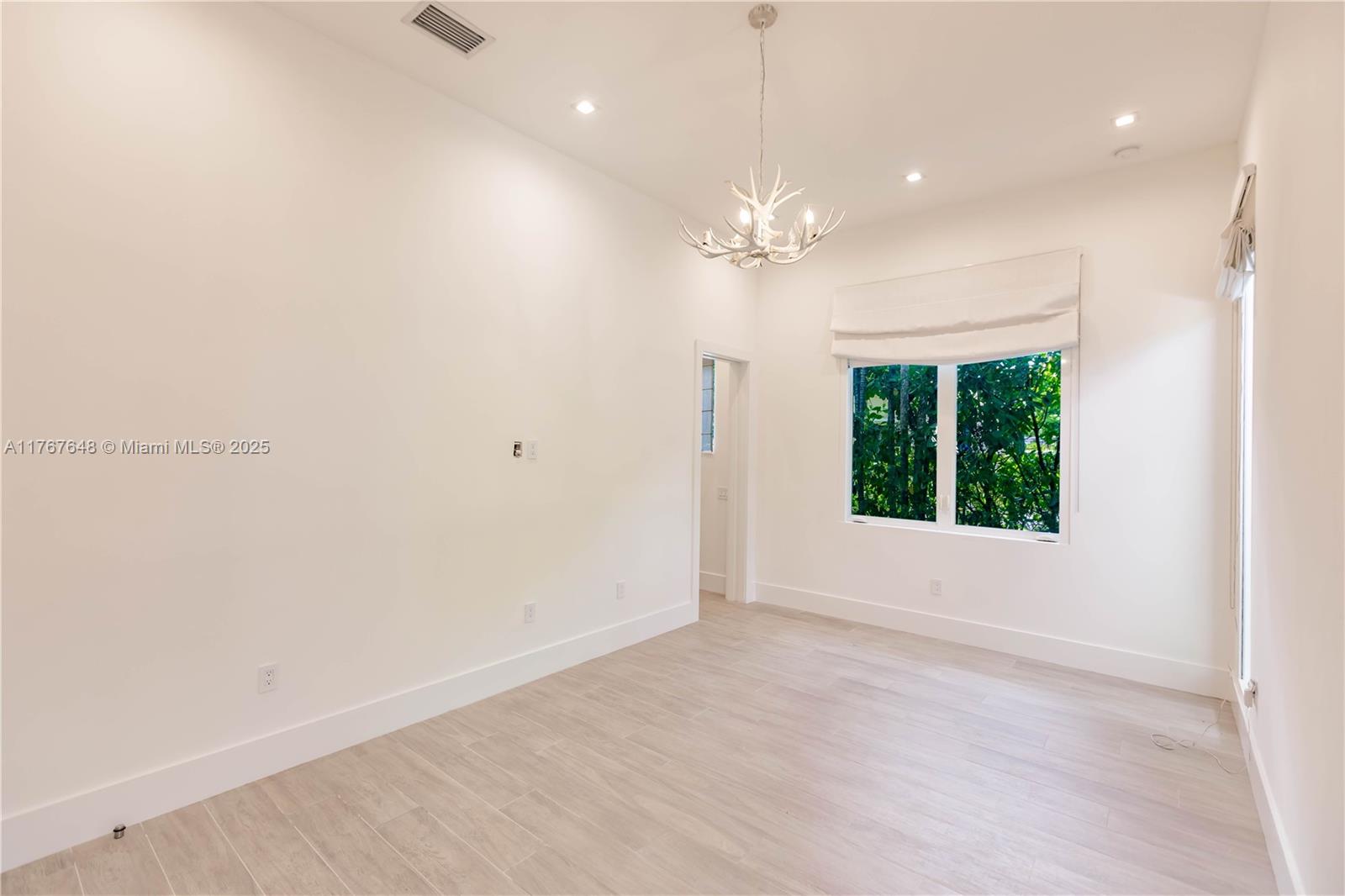 BEVERLY GARDENS - Residential