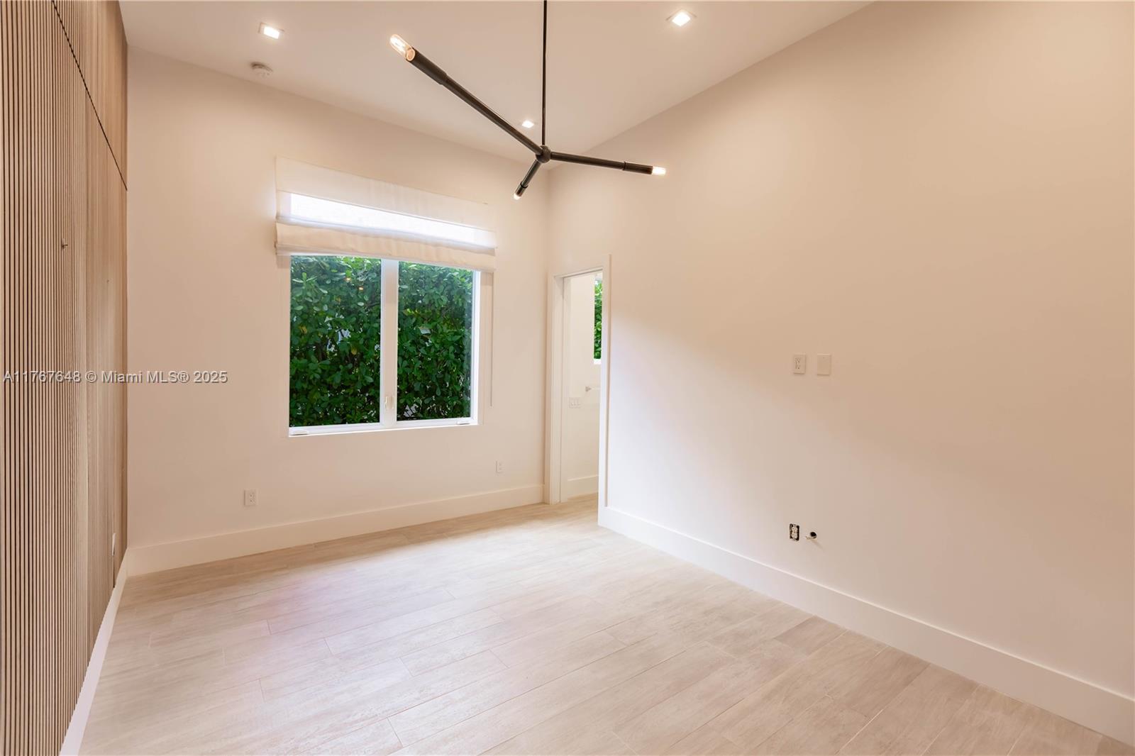 BEVERLY GARDENS - Residential