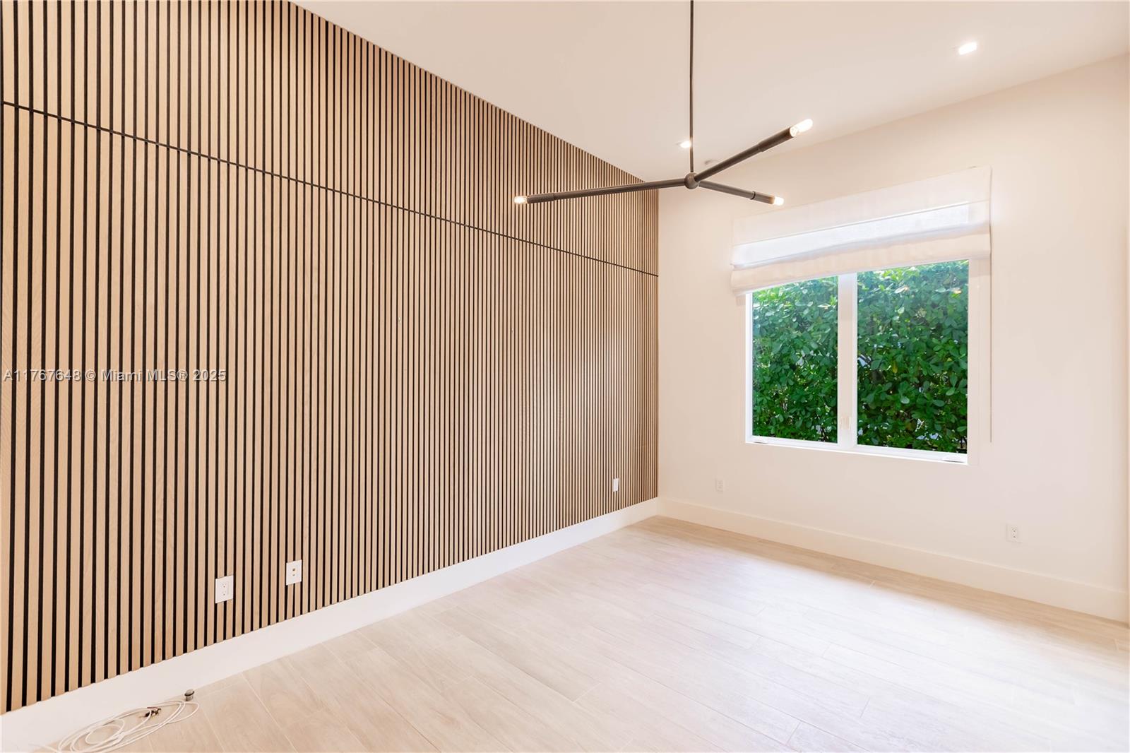 BEVERLY GARDENS - Residential