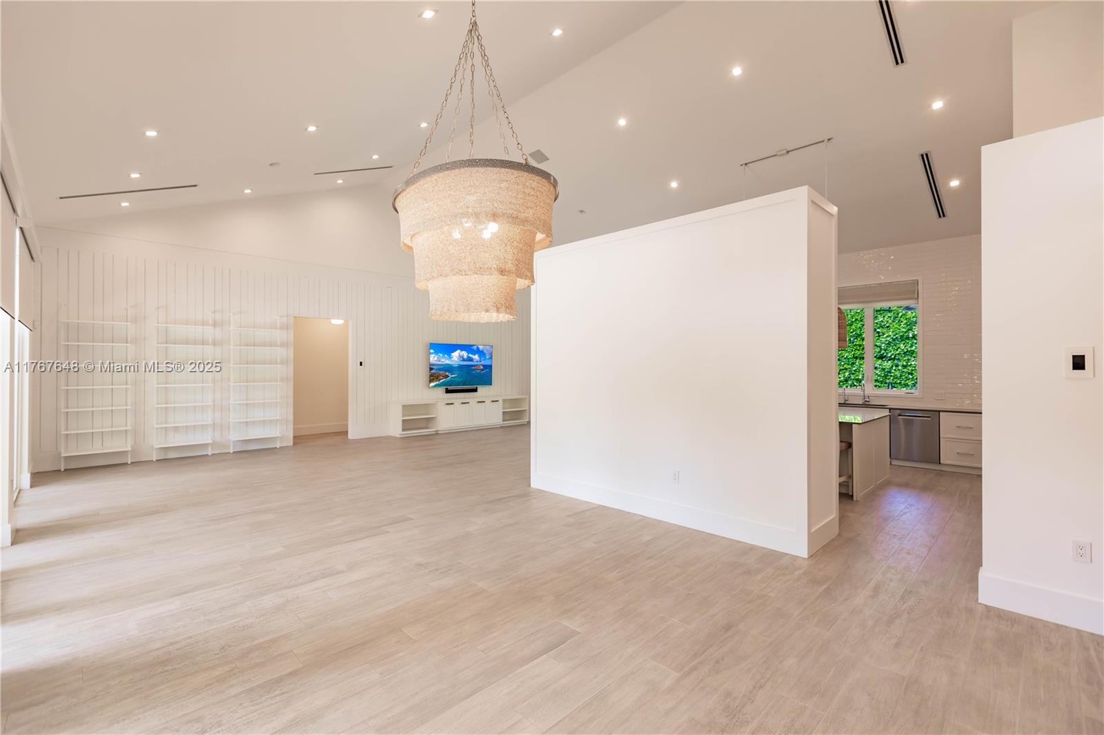 BEVERLY GARDENS - Residential