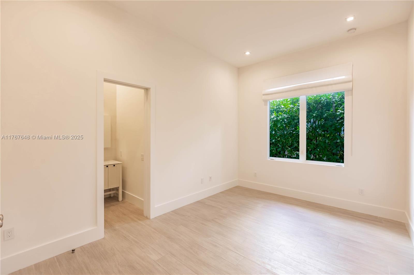 BEVERLY GARDENS - Residential