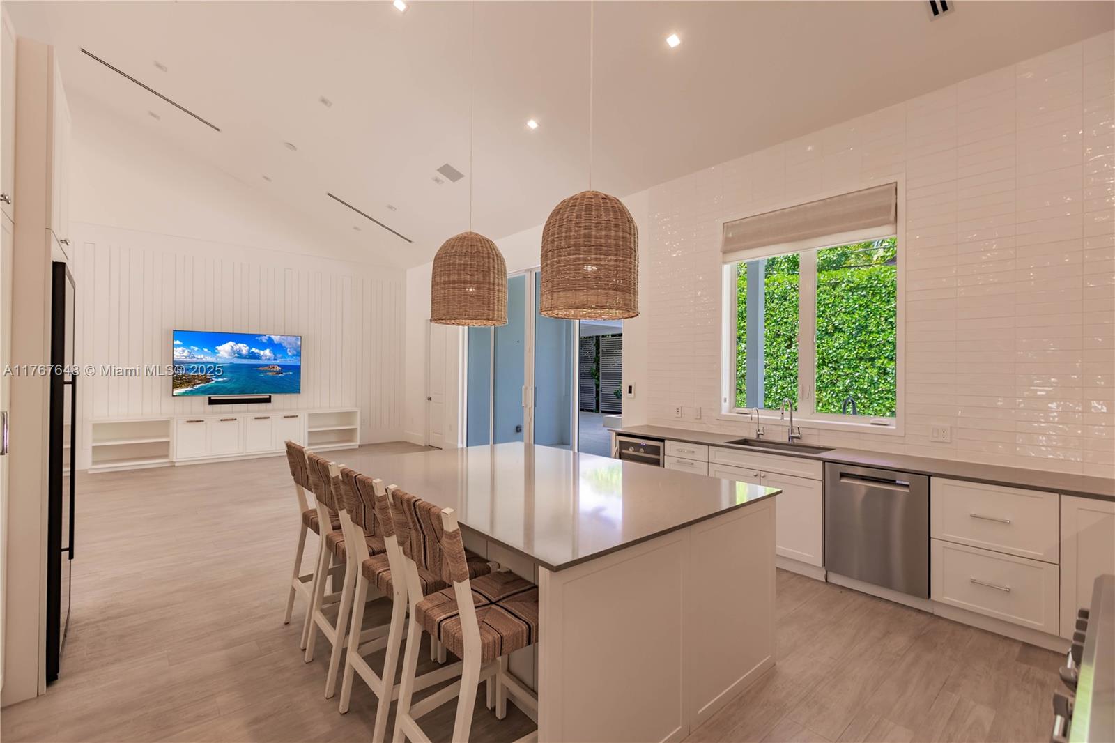 BEVERLY GARDENS - Residential