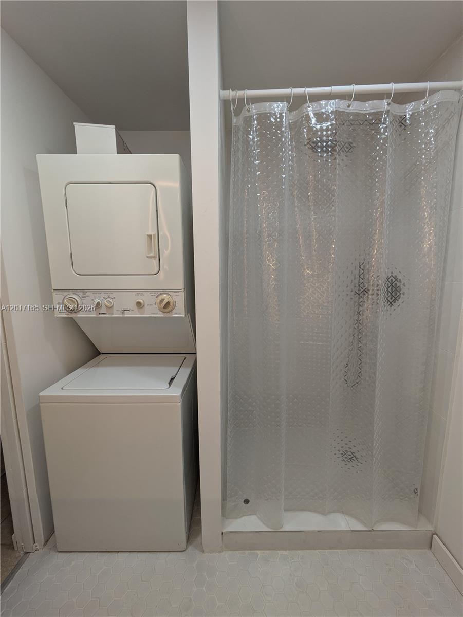 PLAZA CONDO - Residential Lease