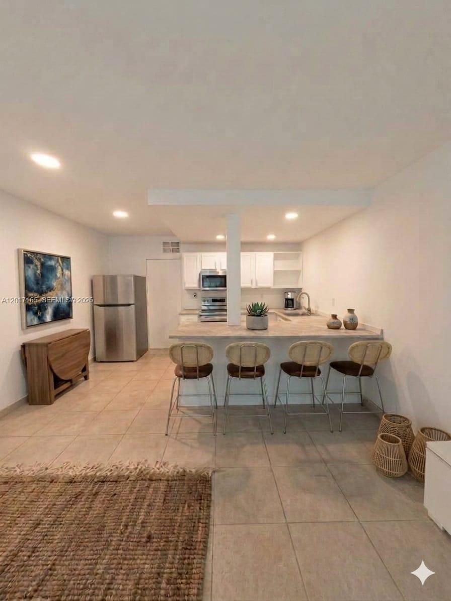 PLAZA CONDO - Residential Lease
