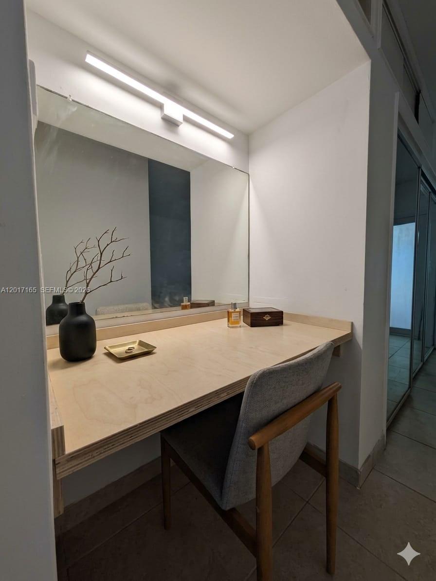 PLAZA CONDO - Residential Lease