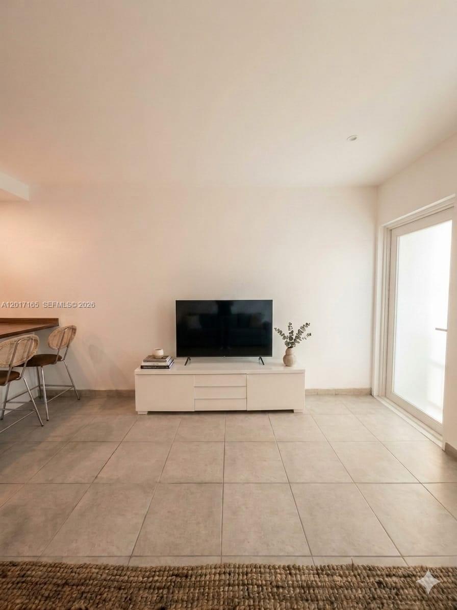 PLAZA CONDO - Residential Lease
