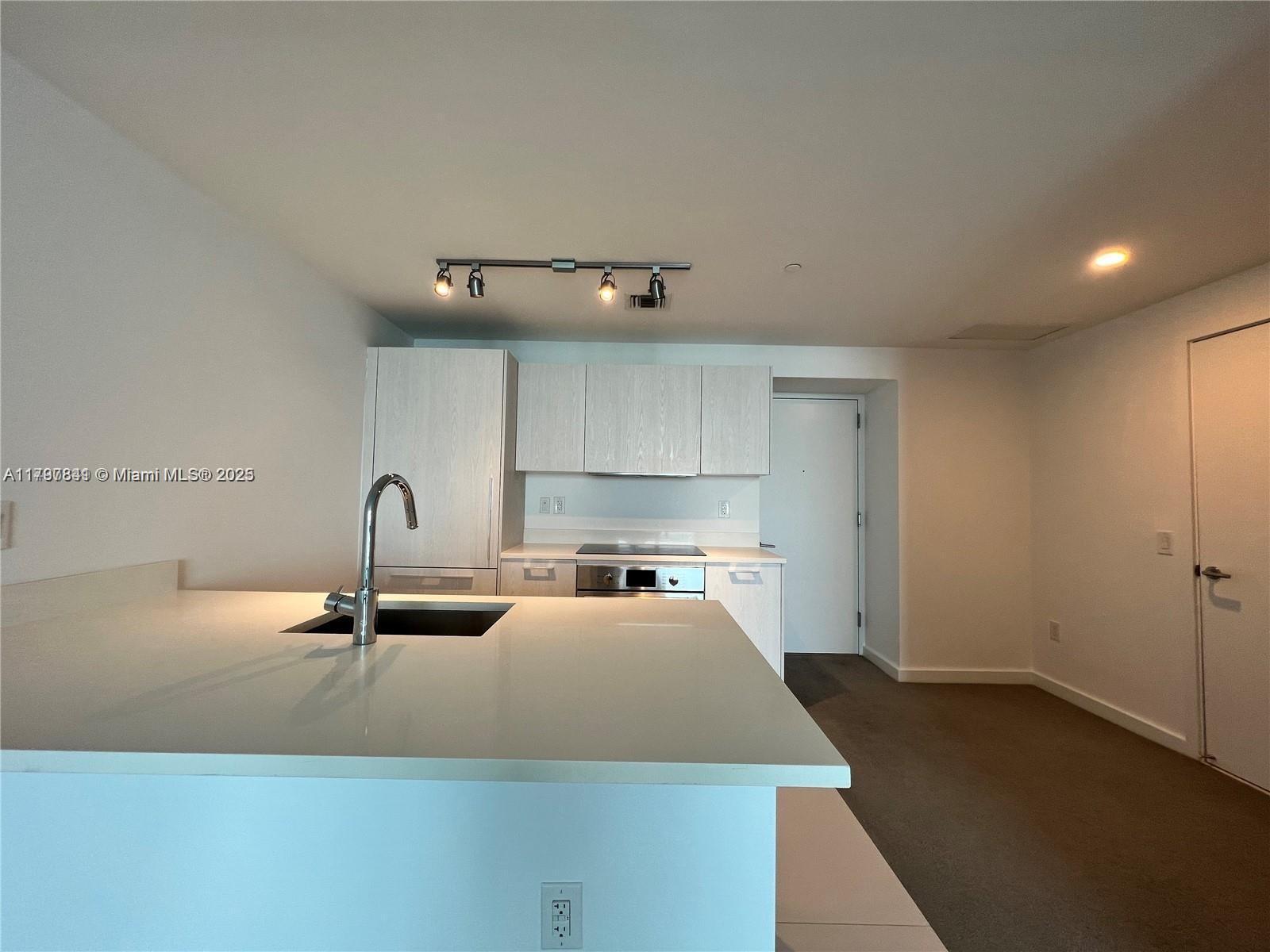 501 NE 31st St 2802
