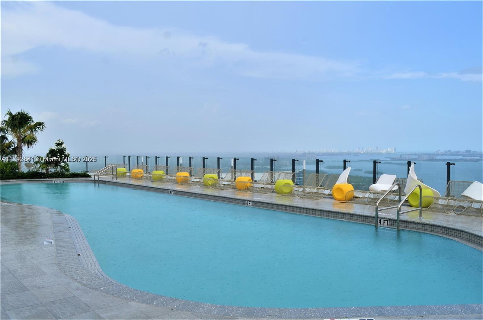 PARAISO BAYVIEWS CONDO - Residential