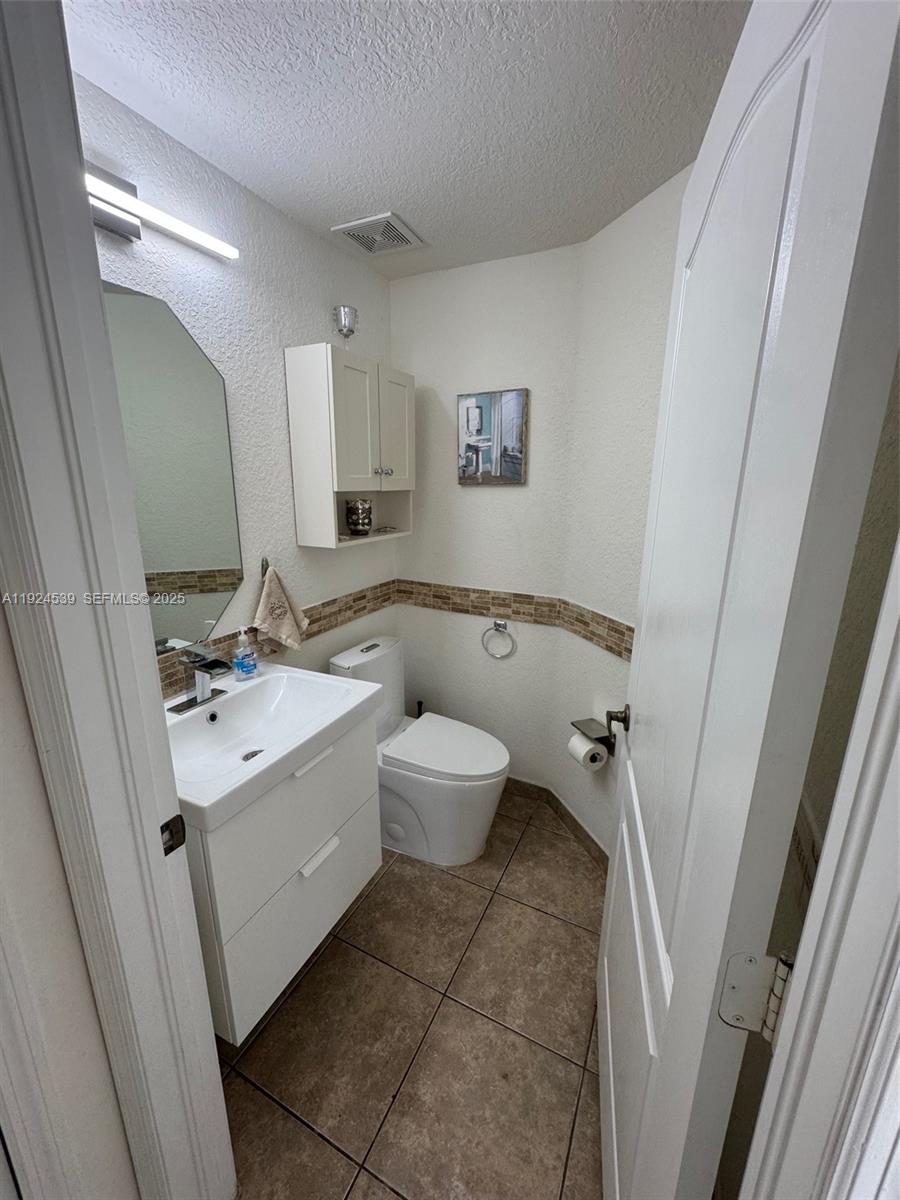 ISLANDS AT DORAL TOWNHOME - Residential