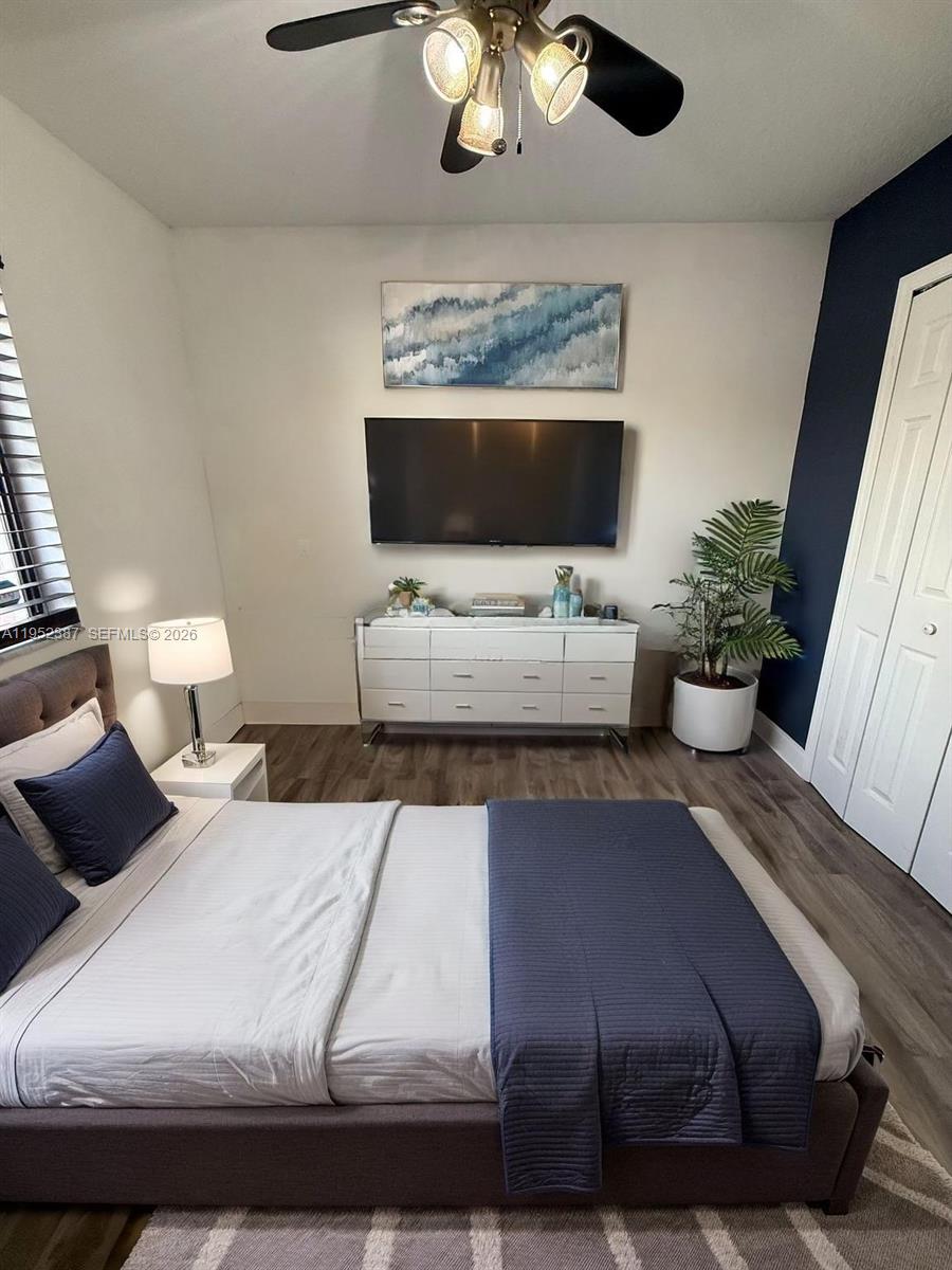 THE COURTS AT BAYSHORE II - Residential