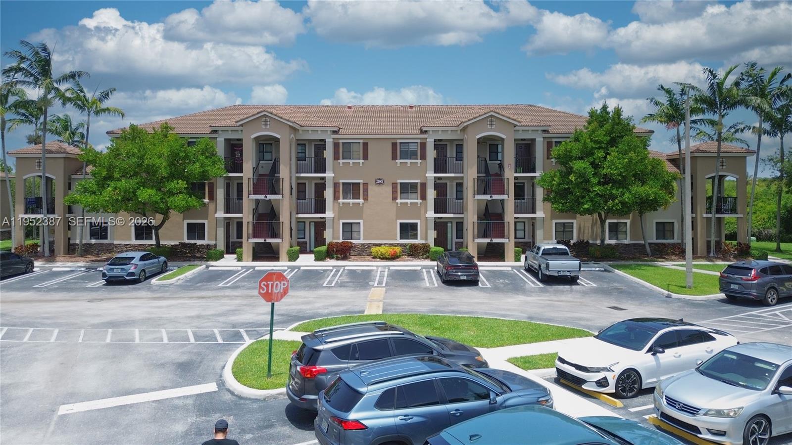 THE COURTS AT BAYSHORE II - Residential