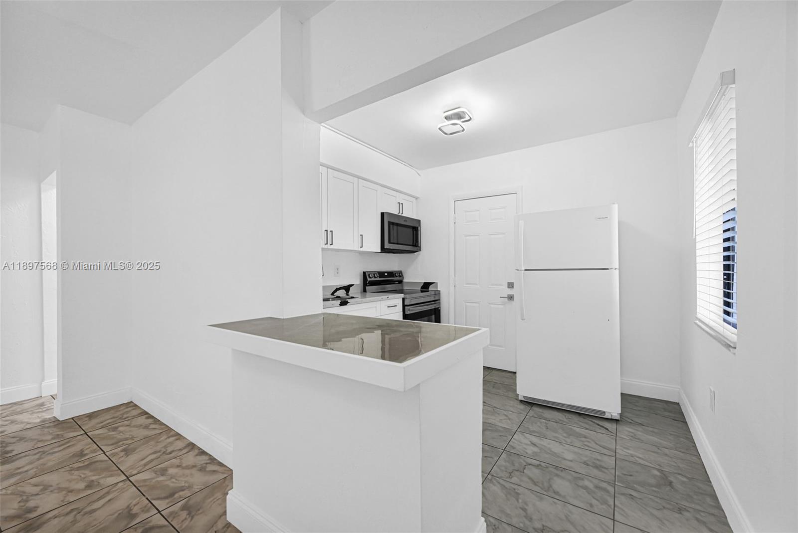 EMERALD CT 1ST ADDN - Residential Lease