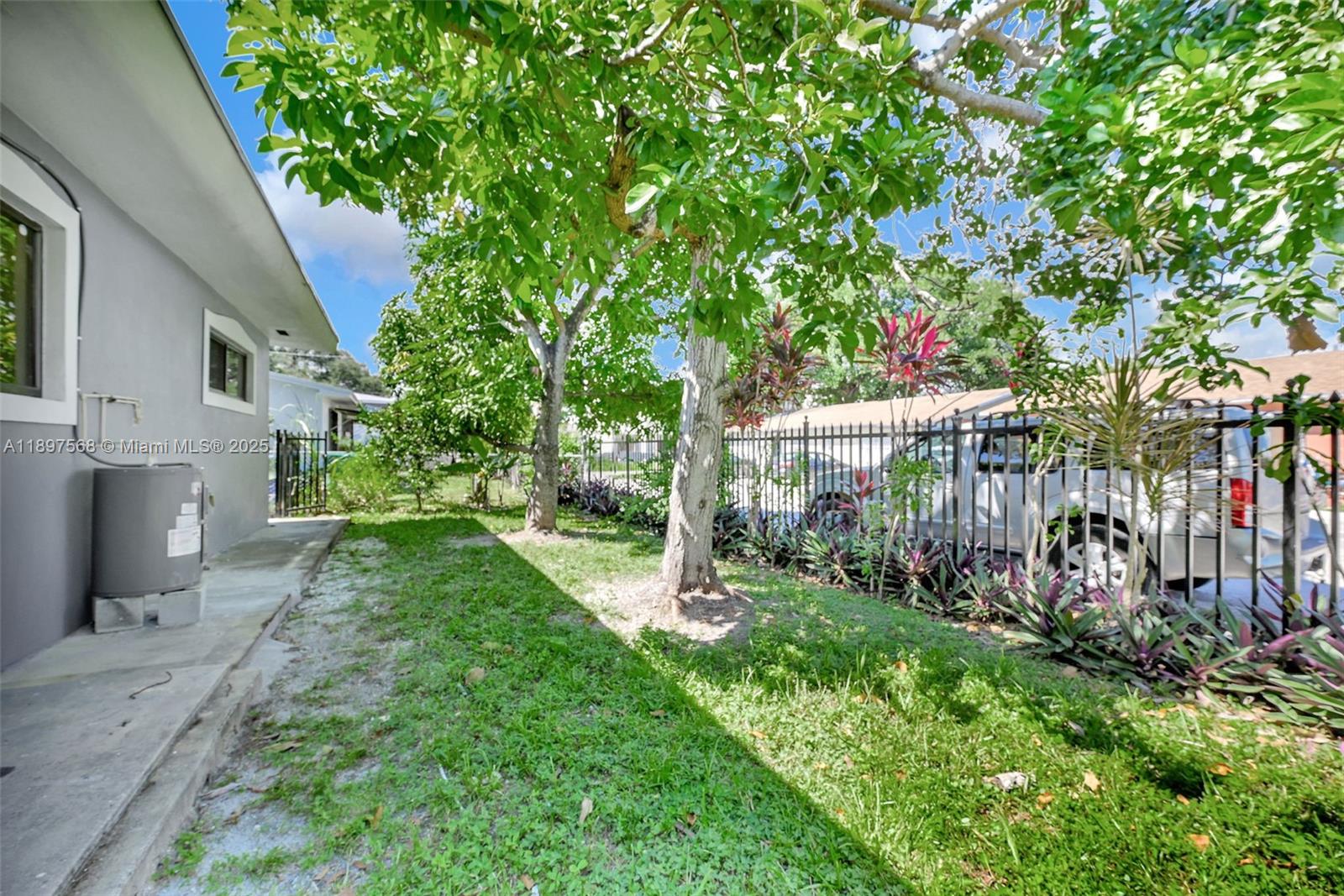 EMERALD CT 1ST ADDN - Residential Lease