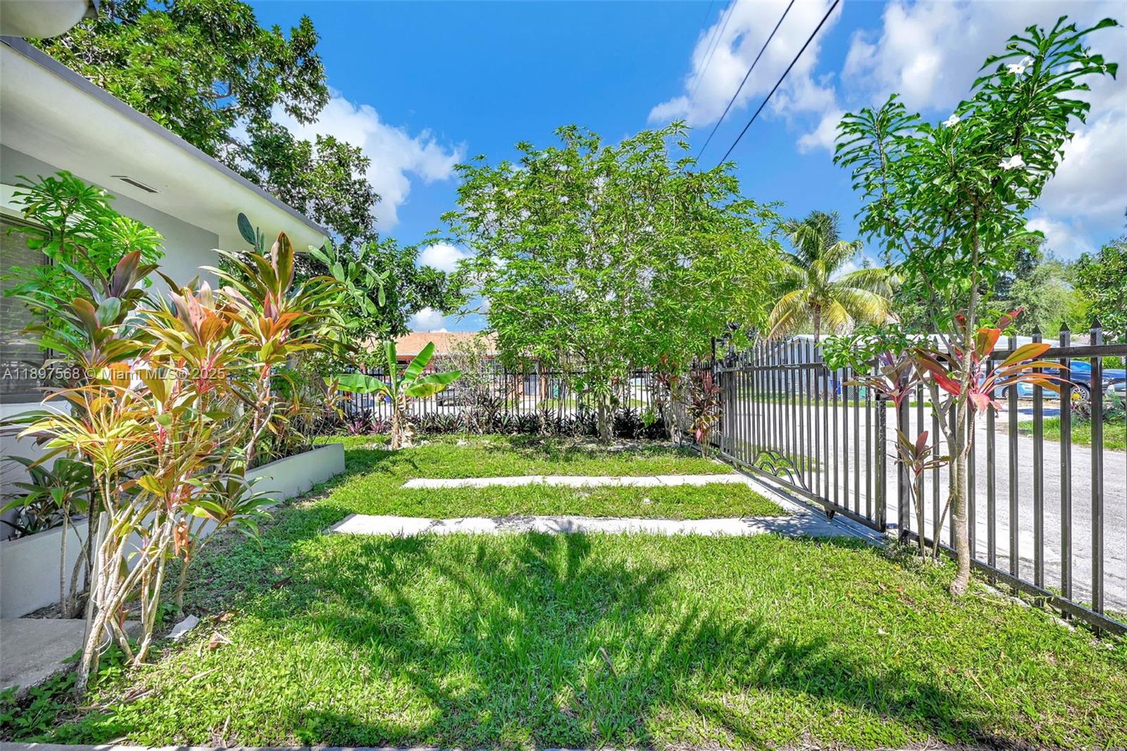 EMERALD CT 1ST ADDN - Residential Lease