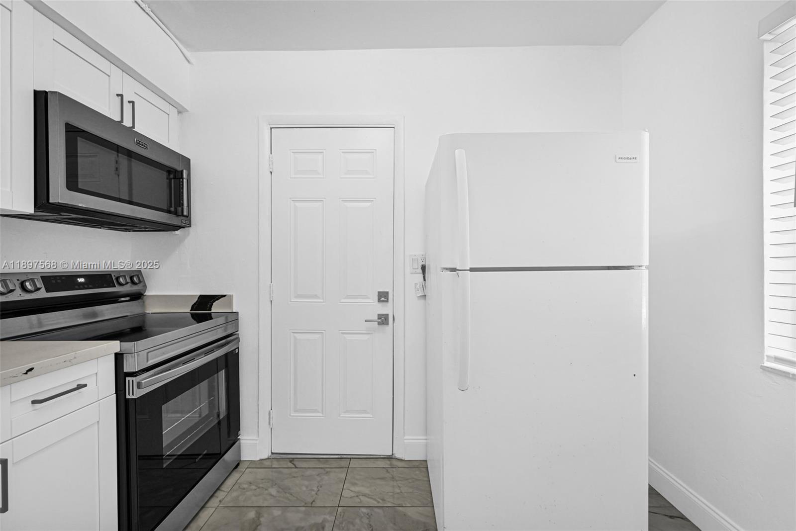 EMERALD CT 1ST ADDN - Residential Lease