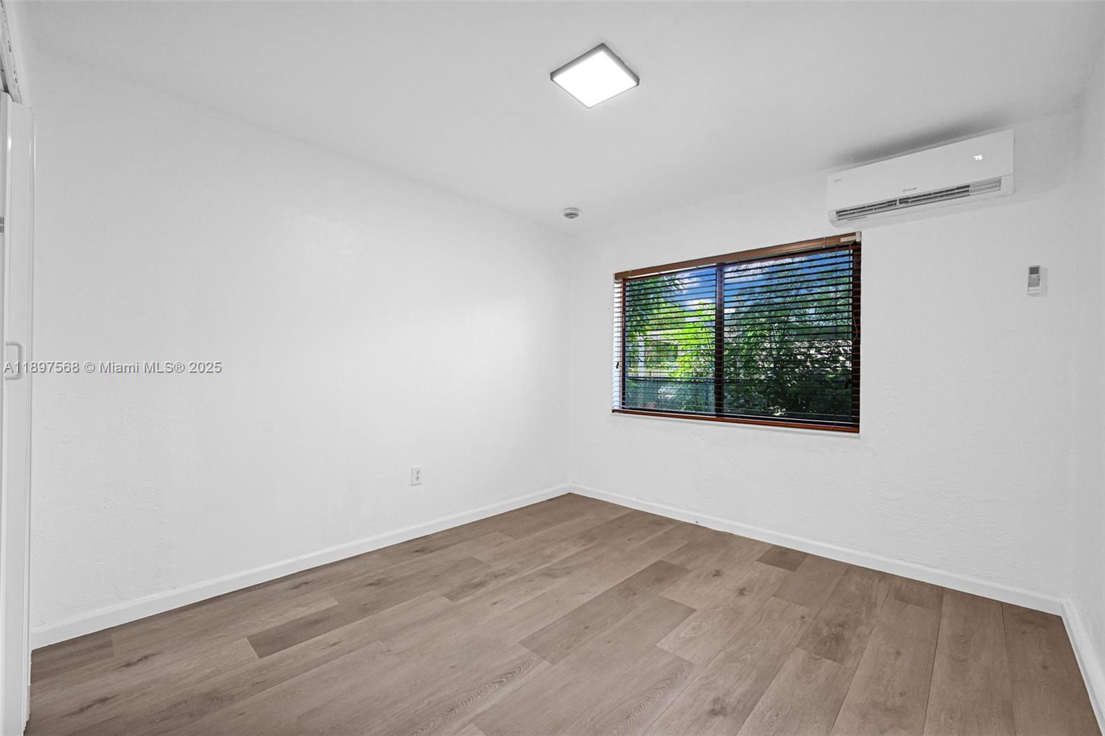 EMERALD CT 1ST ADDN - Residential Lease