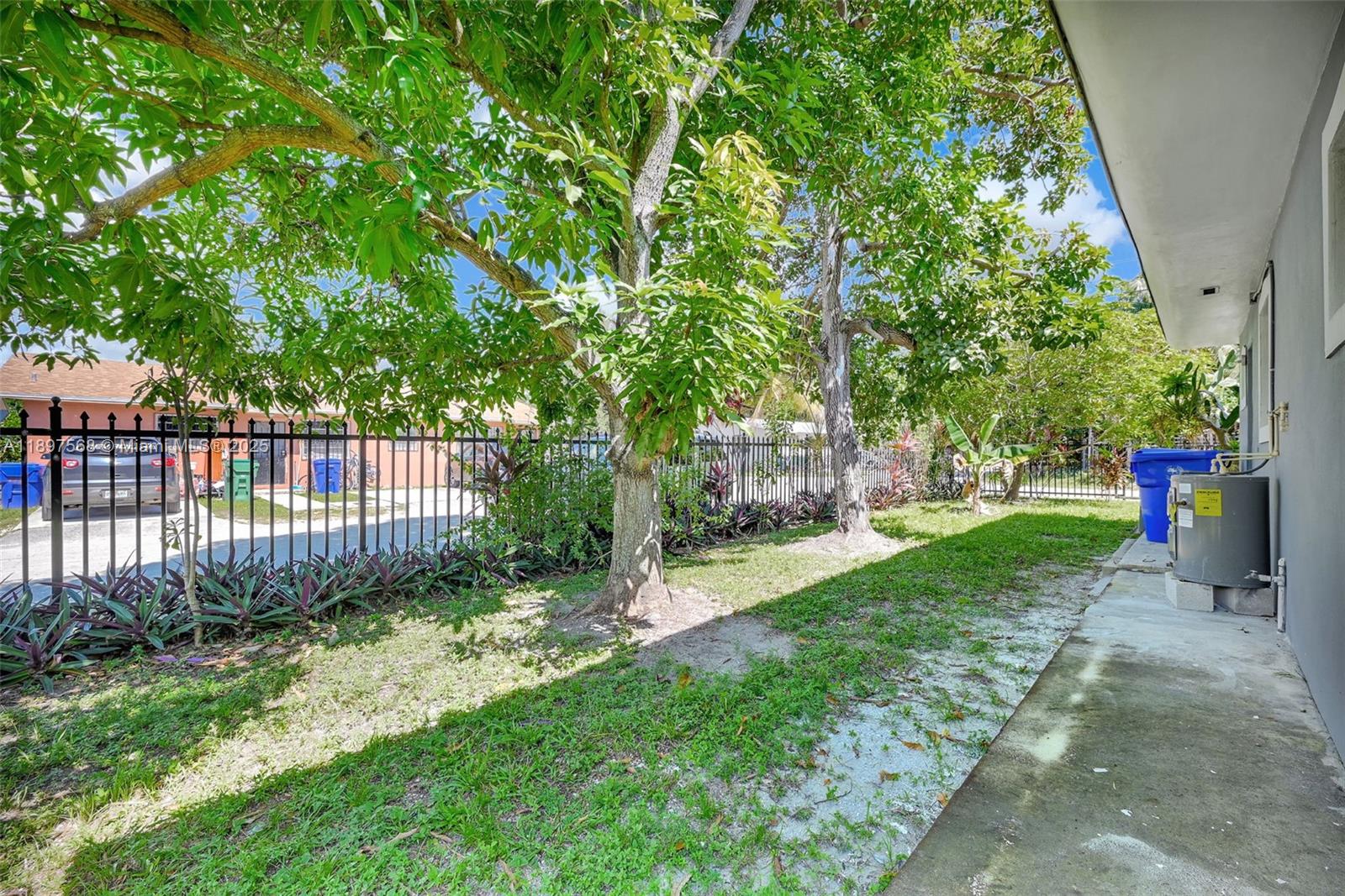 EMERALD CT 1ST ADDN - Residential Lease