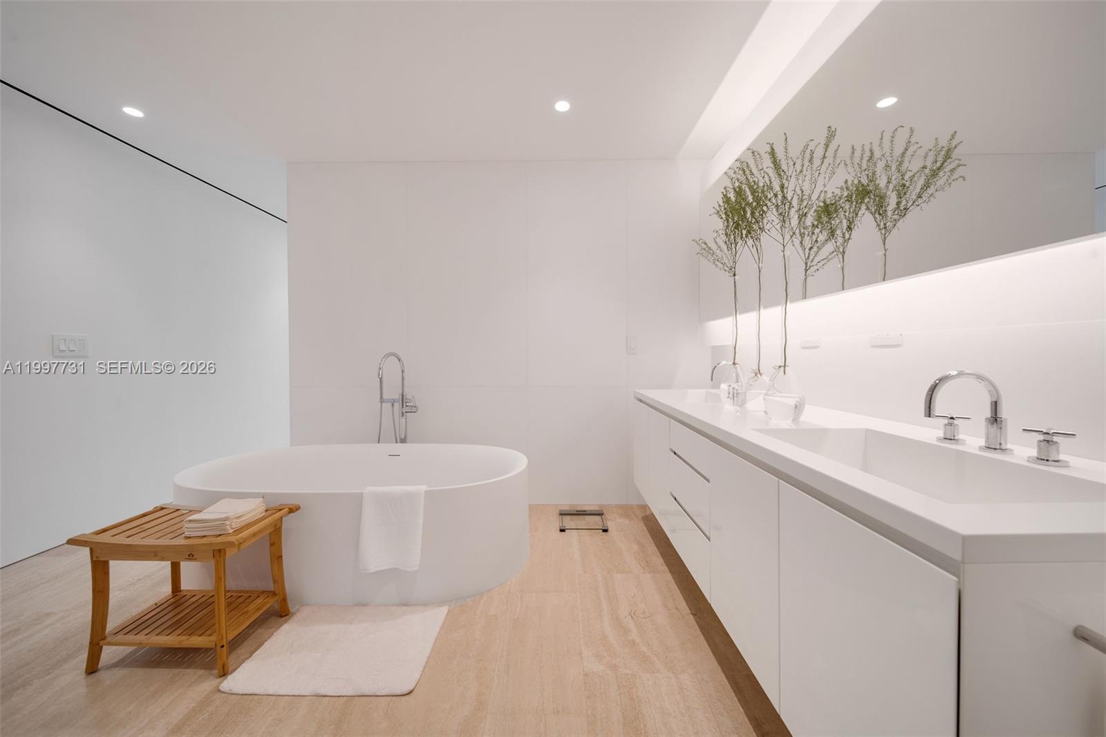 SURF CLUB CONDO - Residential Lease