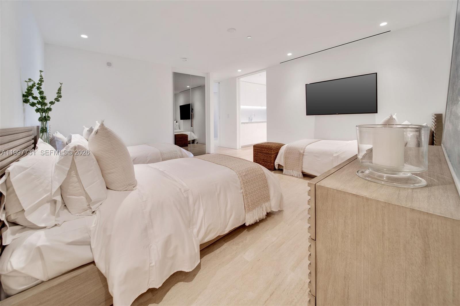 SURF CLUB CONDO - Residential Lease