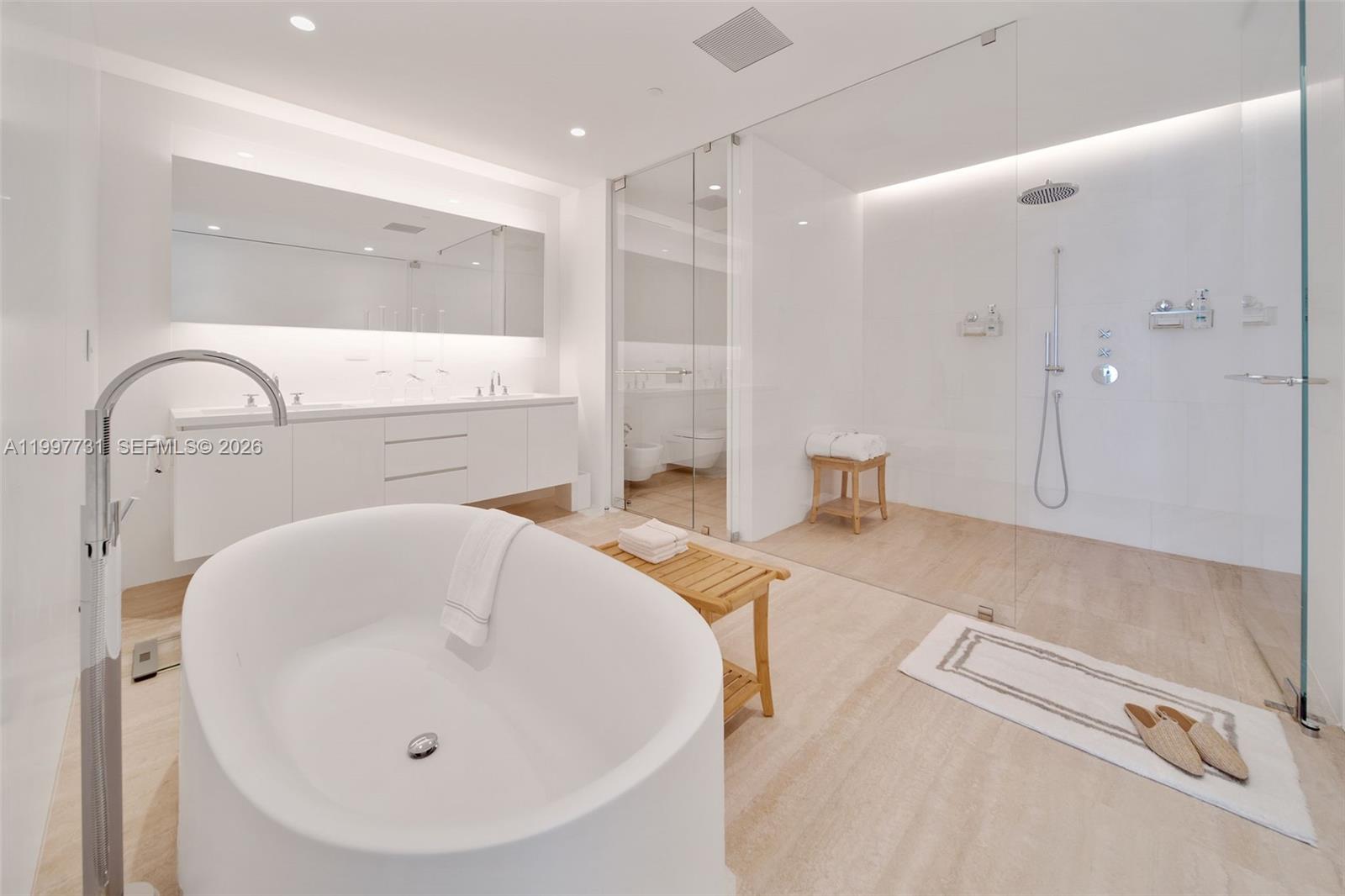 SURF CLUB CONDO - Residential Lease