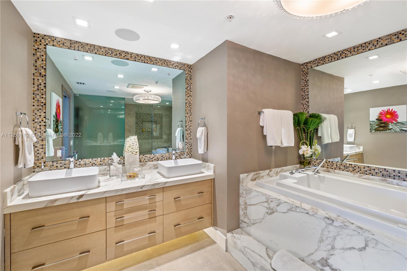 MOSAIC ON MIAMI BEACH CON - Residential