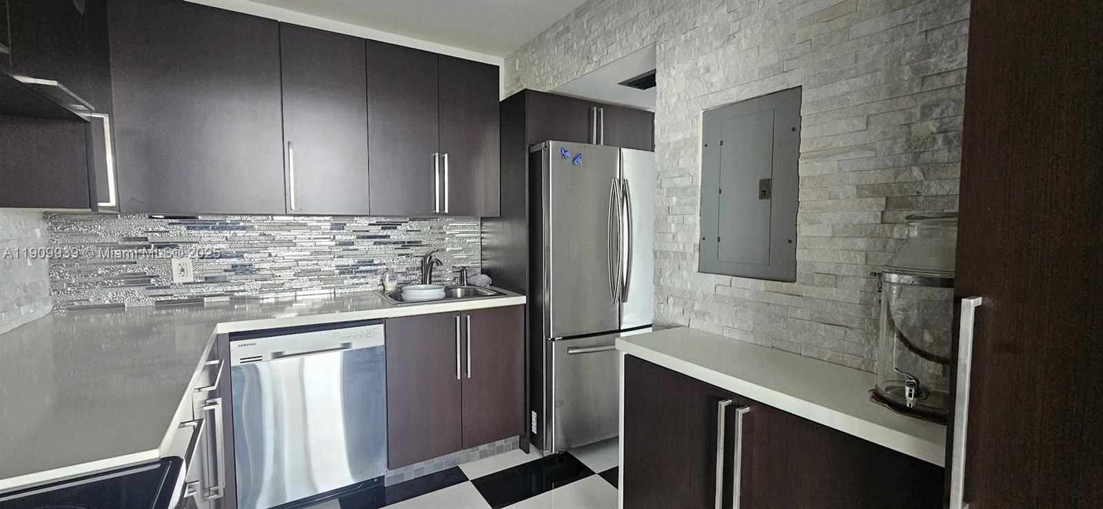 CRESTVIEW TOWERS CONDO - Residential Lease