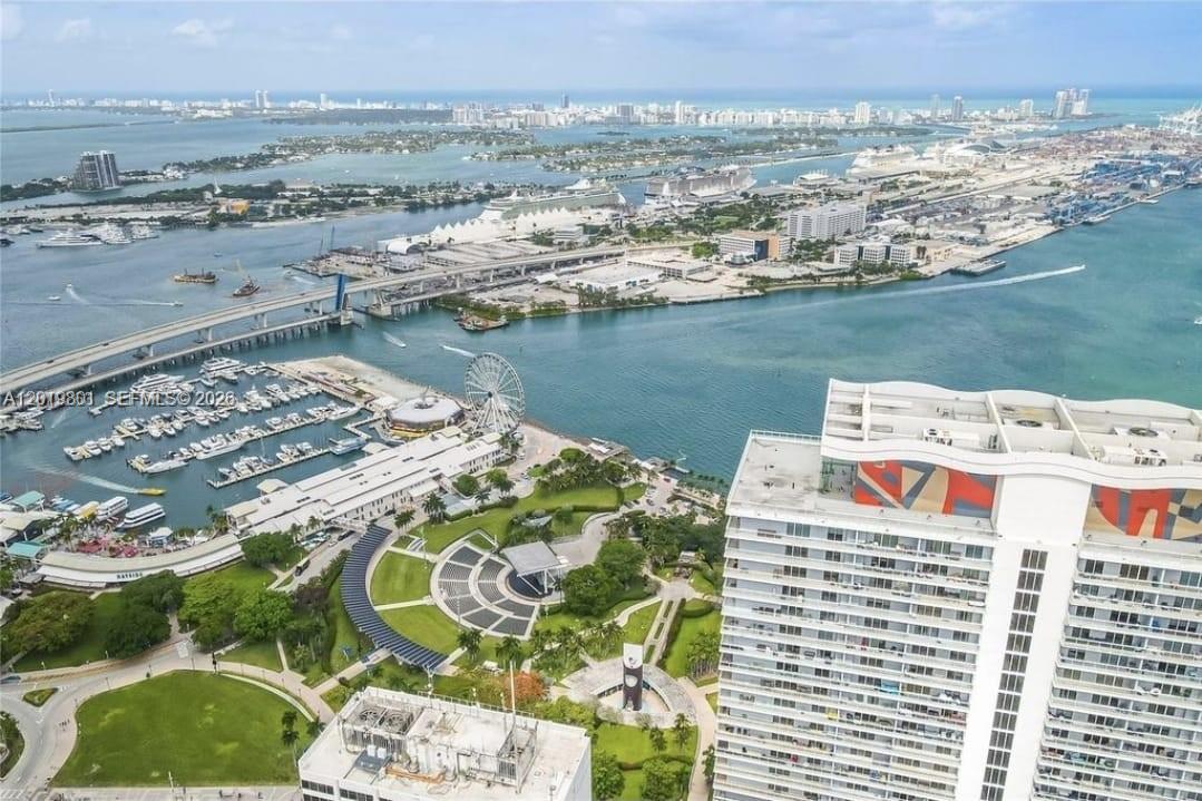 50 Biscayne Blvd 4106