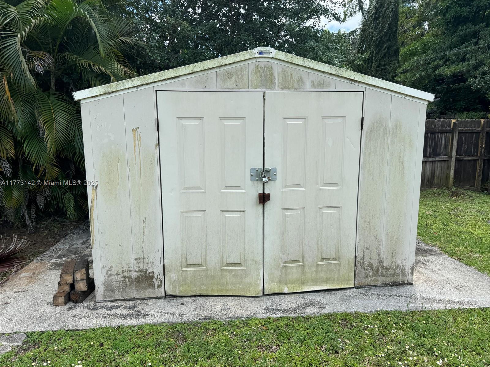 ROHAN ACRES - Residential Income