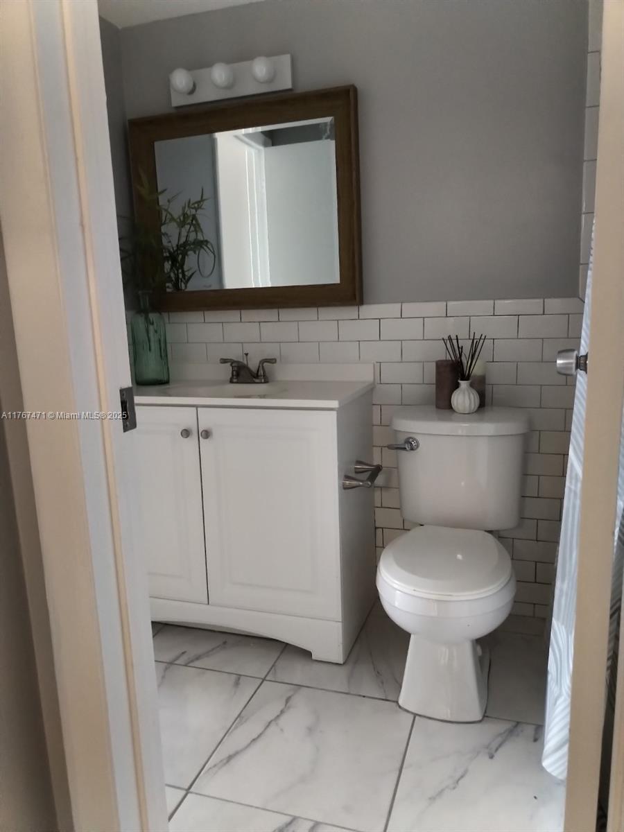 TALL TREES CONDO - Residential