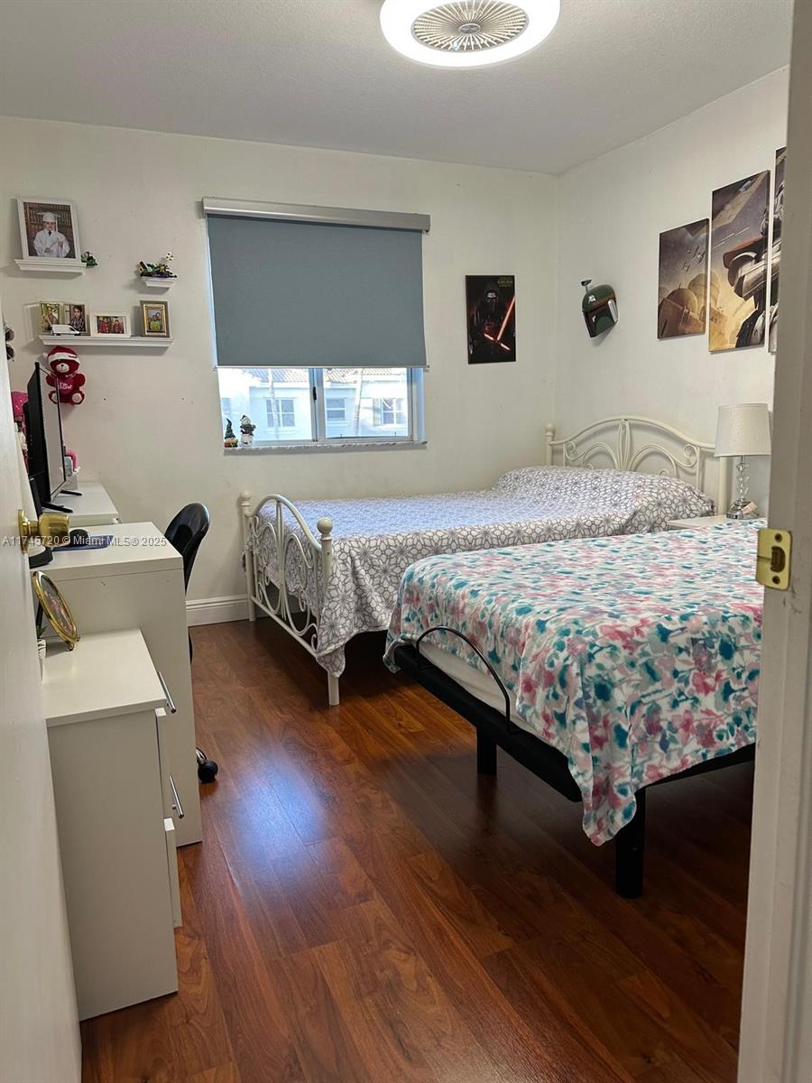 VENETIA GROVE - Residential