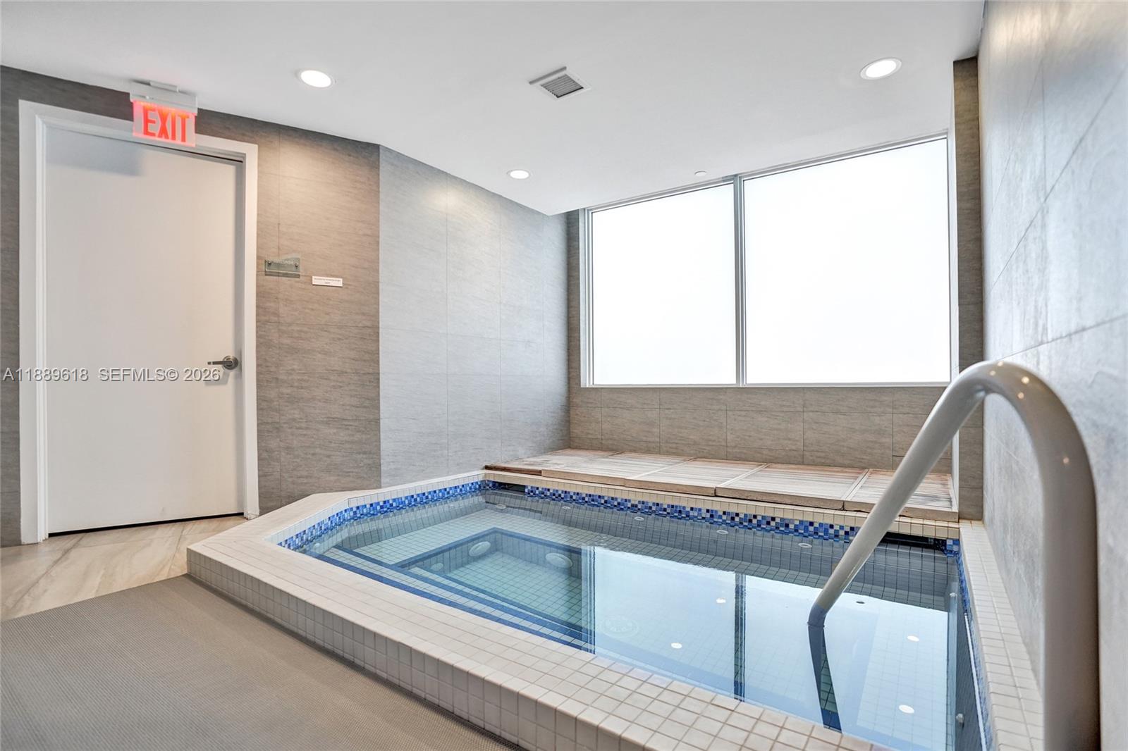 HAMPTONS WEST CONDO - Residential