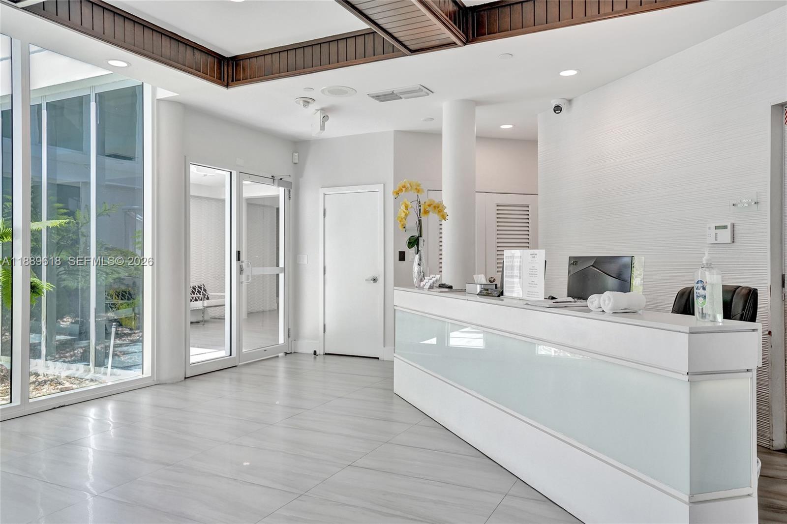 HAMPTONS WEST CONDO - Residential