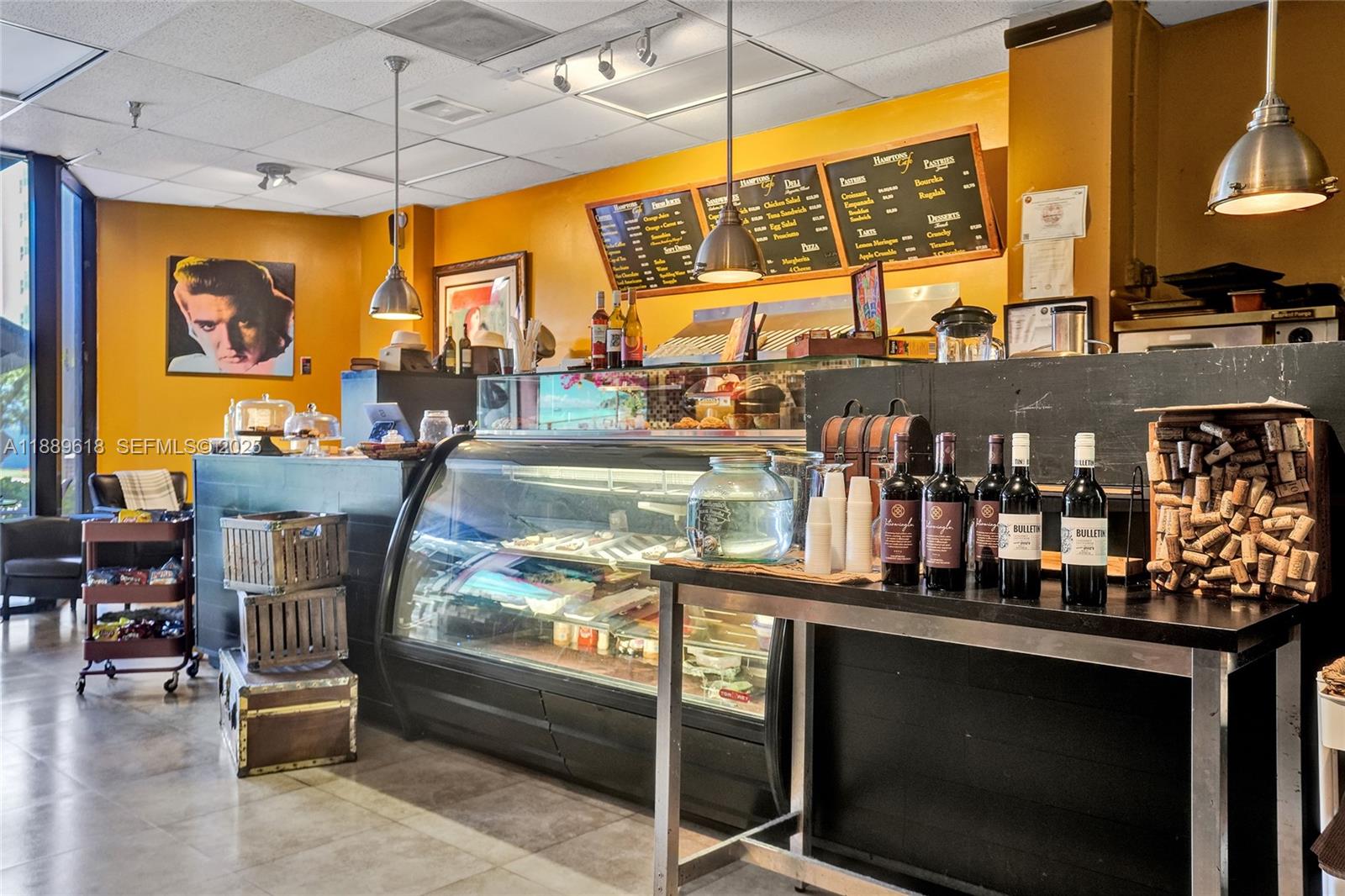 HAMPTONS WEST CONDO - Residential