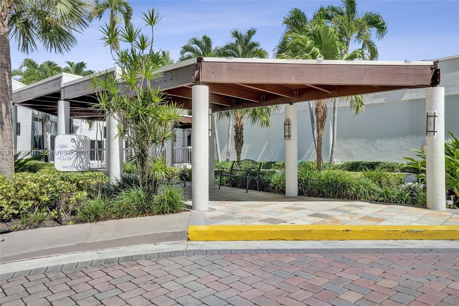 HAMPTONS WEST CONDO - Residential