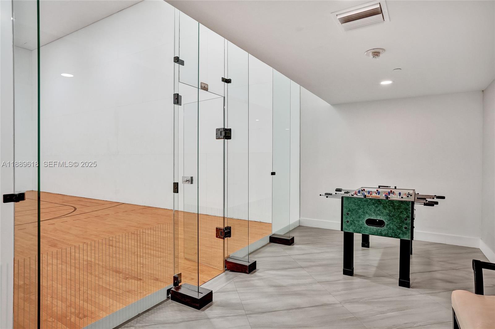 HAMPTONS WEST CONDO - Residential