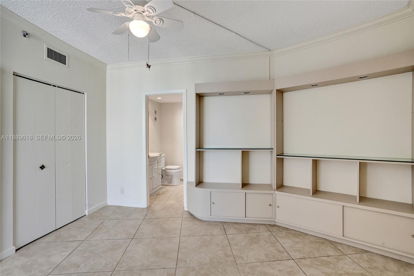 HAMPTONS WEST CONDO - Residential