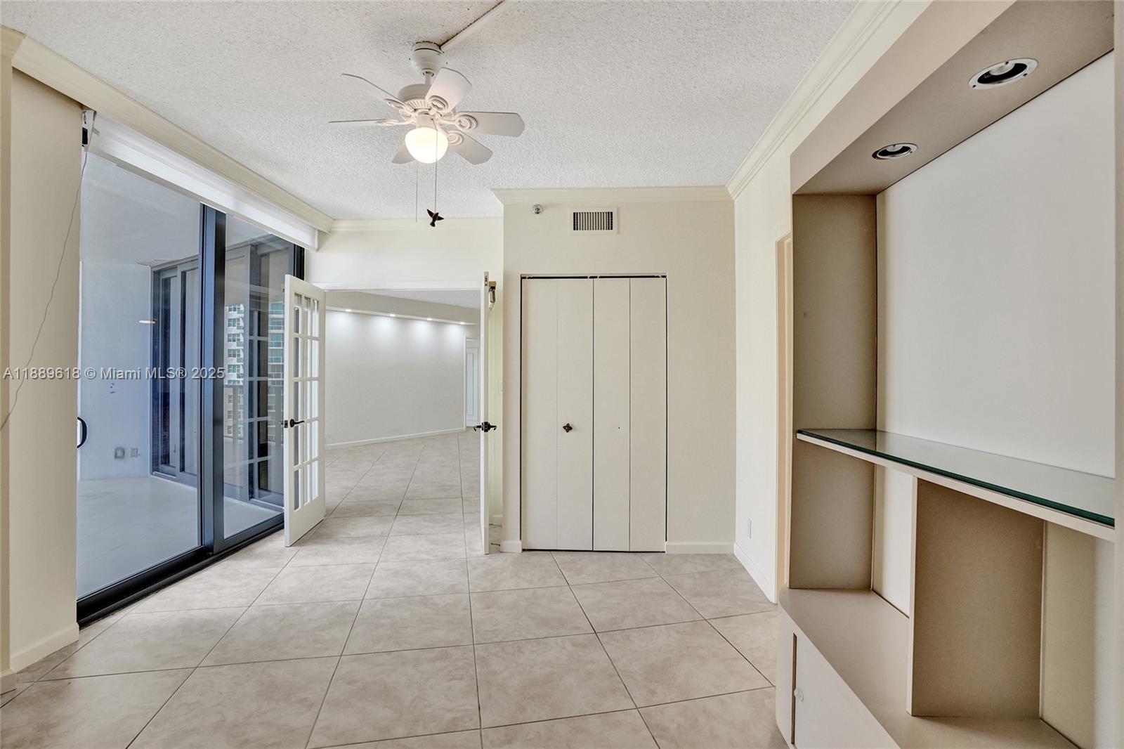 HAMPTONS WEST CONDO - Residential