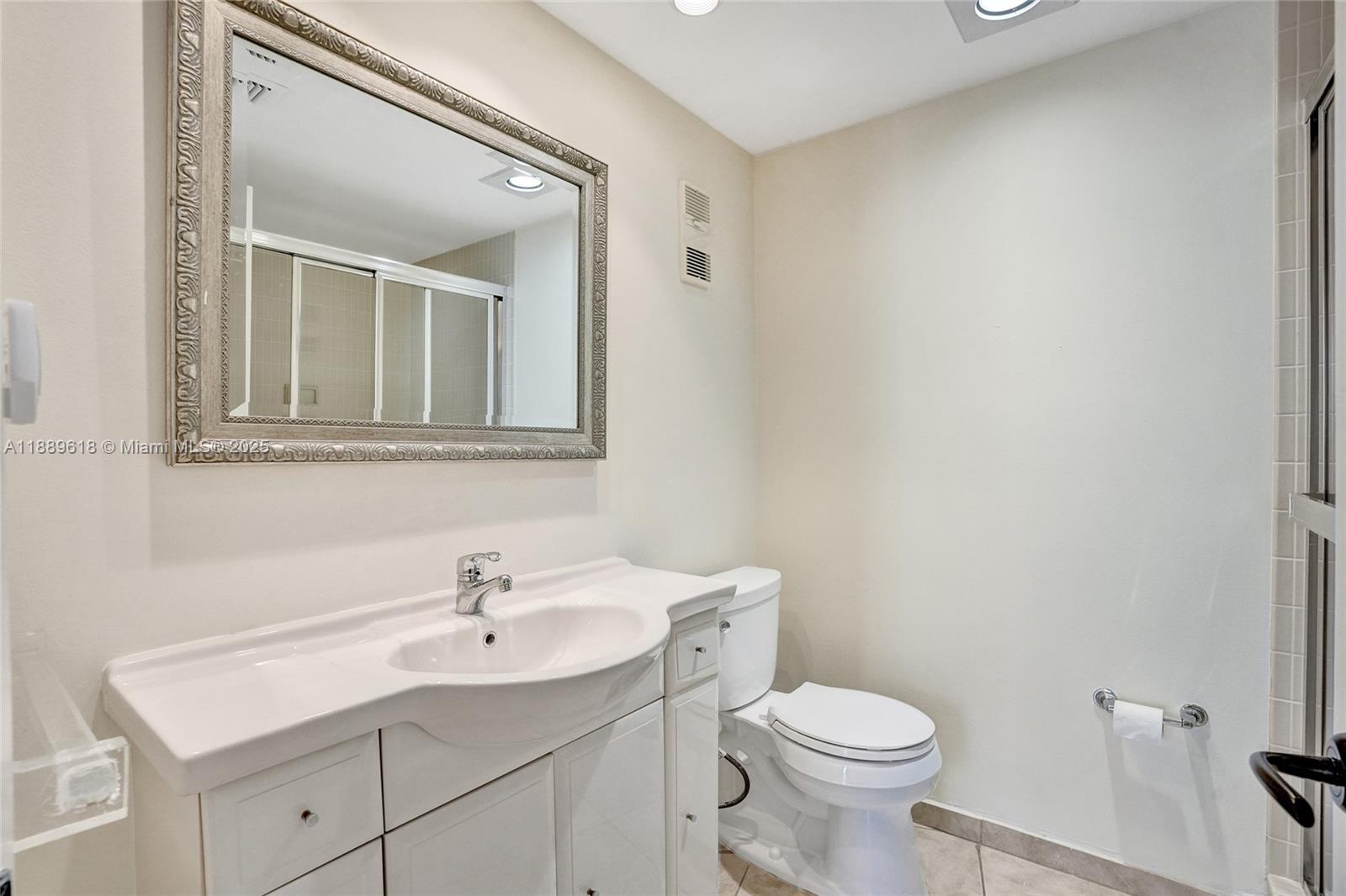 HAMPTONS WEST CONDO - Residential