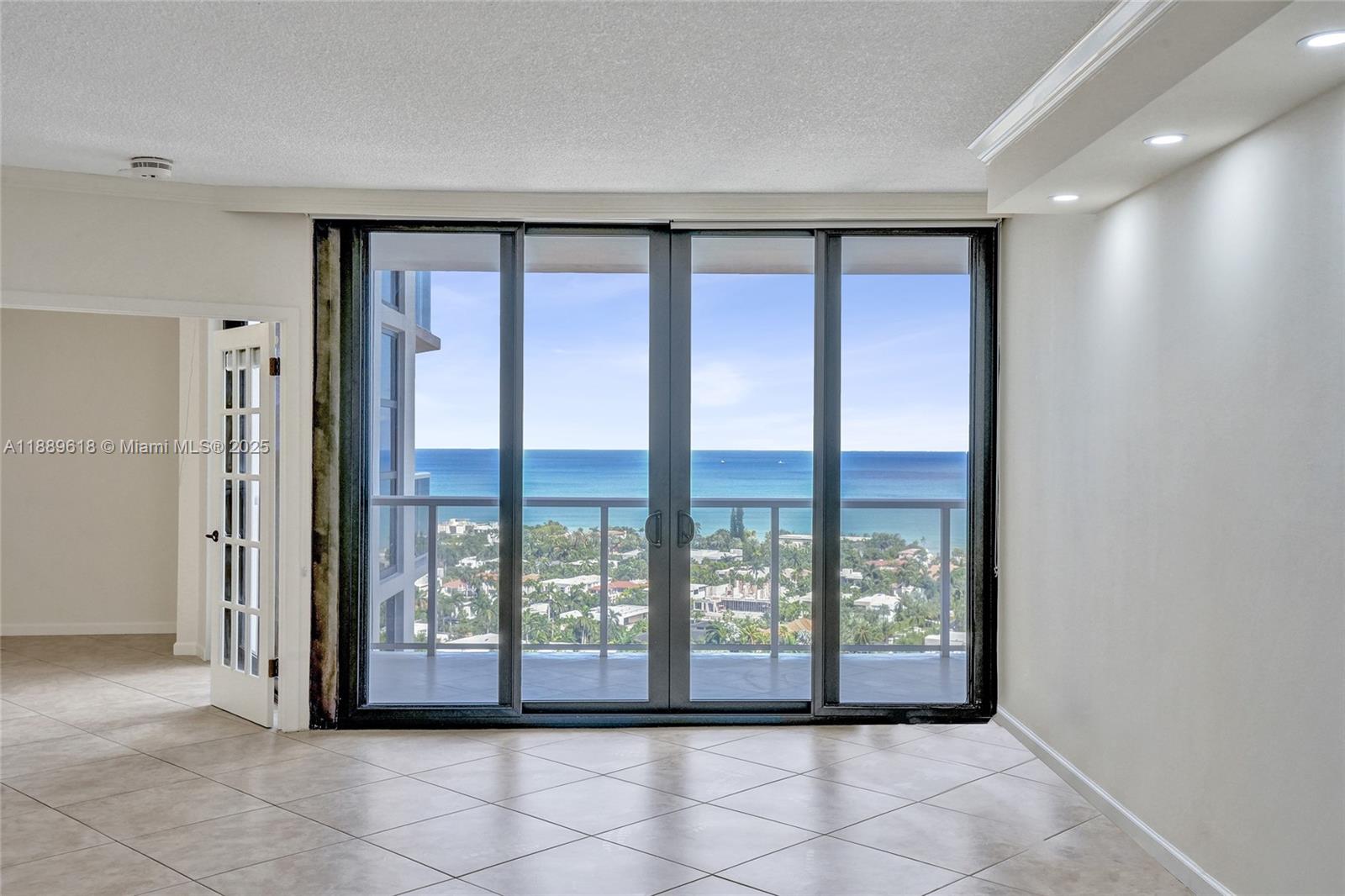 HAMPTONS WEST CONDO - Residential