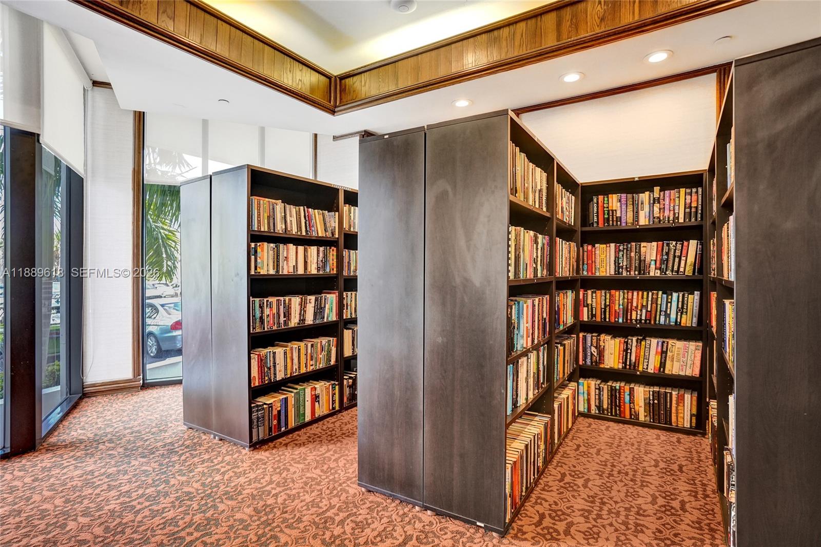 HAMPTONS WEST CONDO - Residential