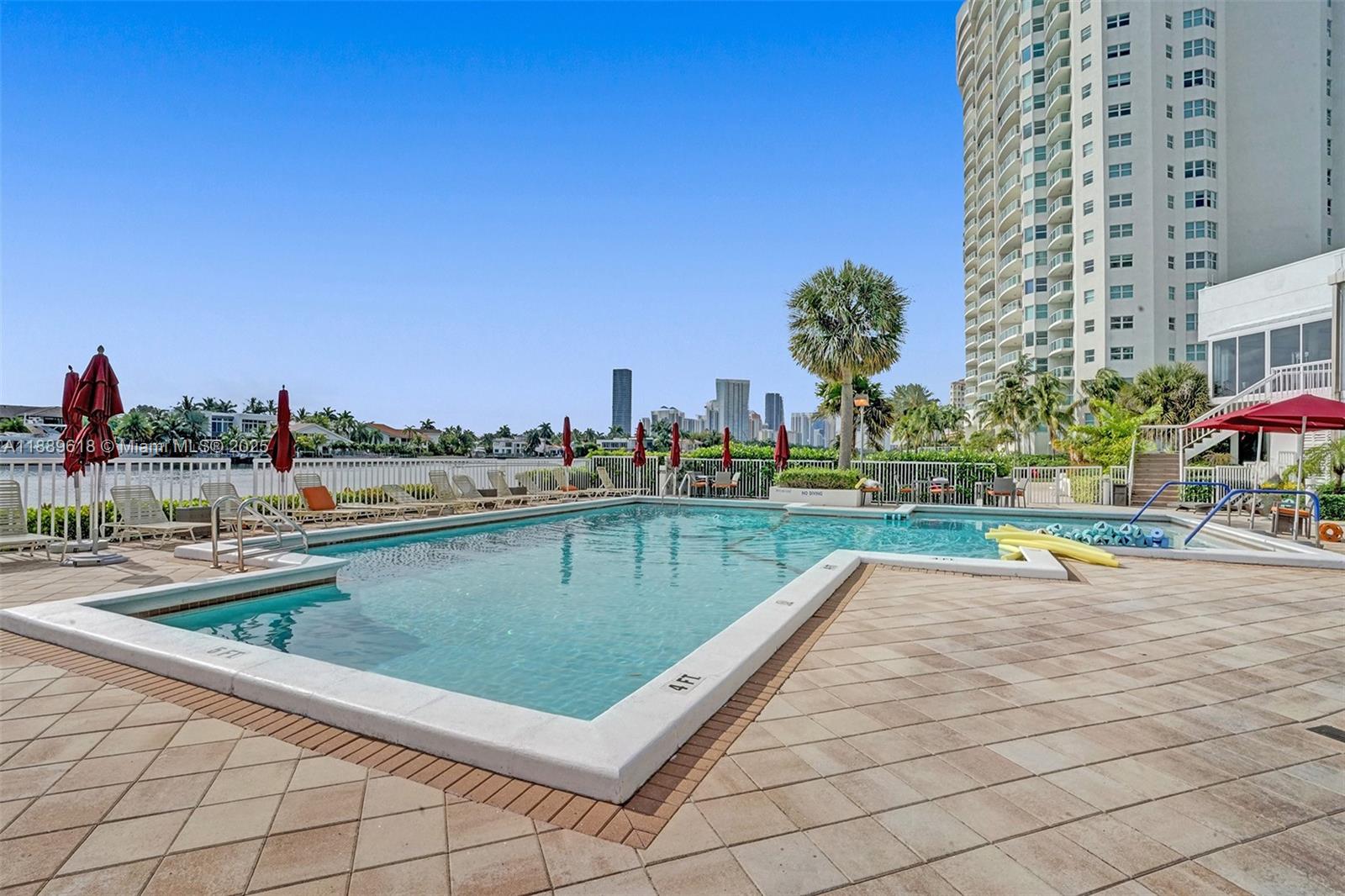 HAMPTONS WEST CONDO - Residential